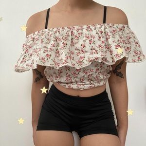 Teenbell off-shoulder blouse